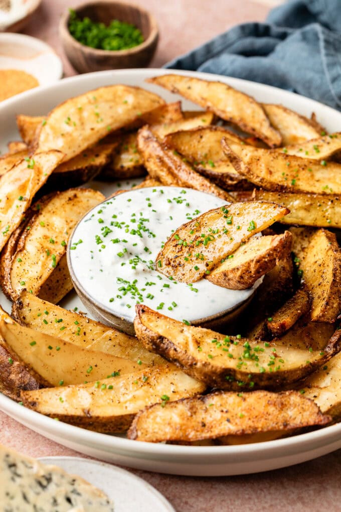 crispy baked potato wedges with blue cheese