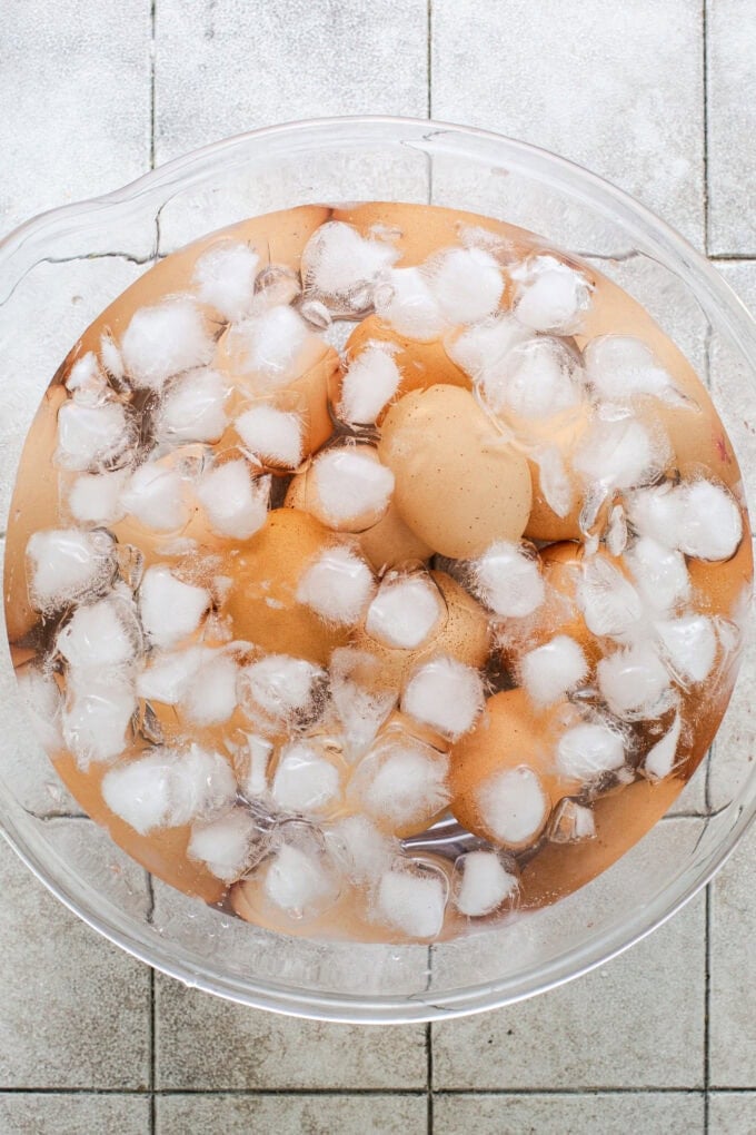 eggs in ice water
