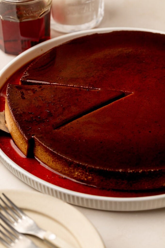 sliced flan on round platter