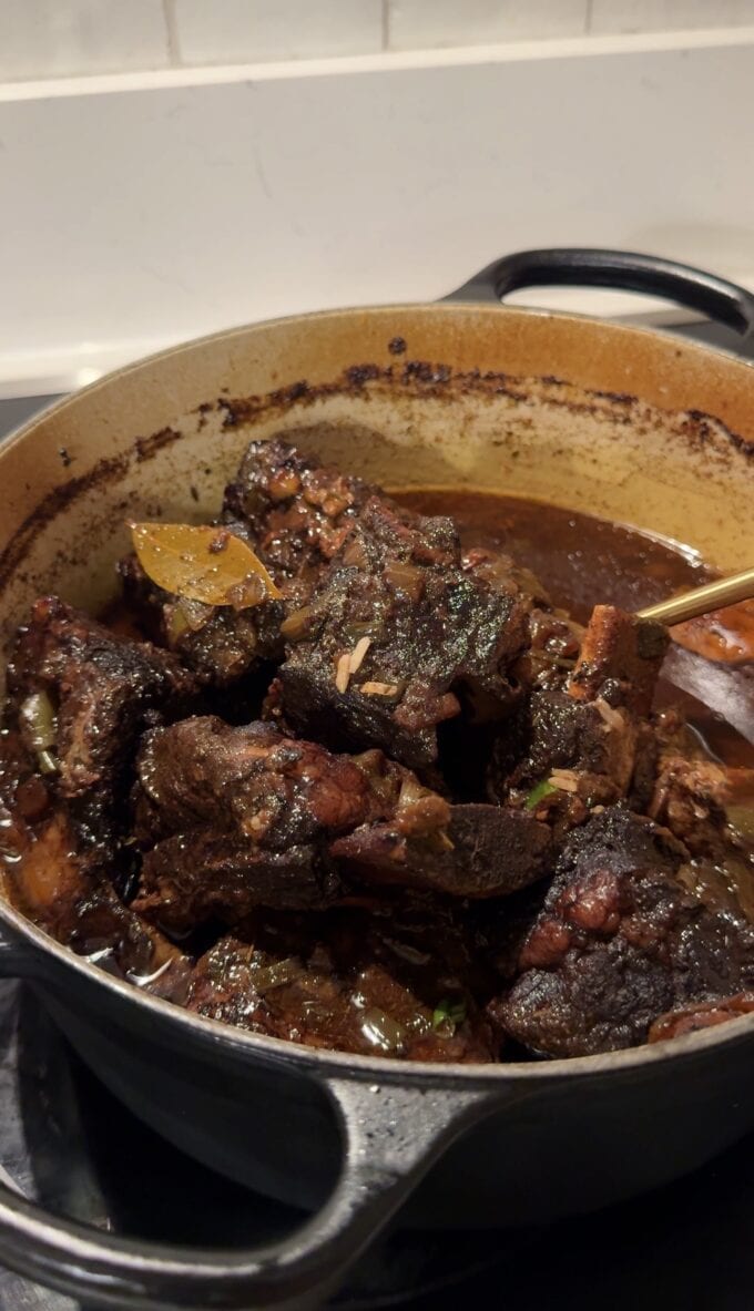 brown stew beef short ribs in pot